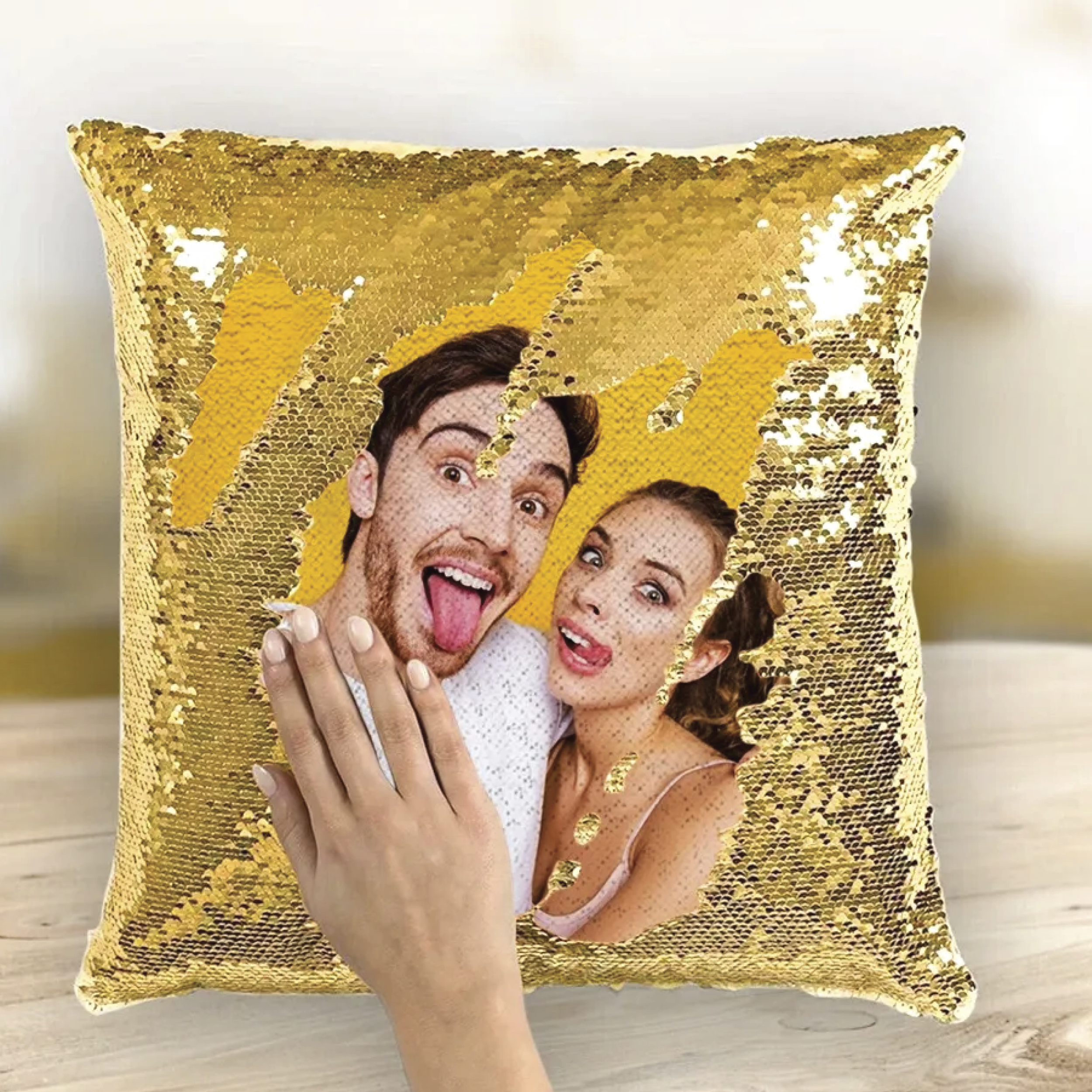 COJIN LENTEJUELA DORADO - Imagen 2